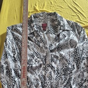 212 Collection Black and White Snake Print Button-Up